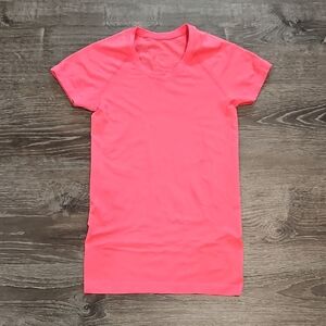 lululemon Swiftly Tech Short Sleeve Shirt - Hip Length